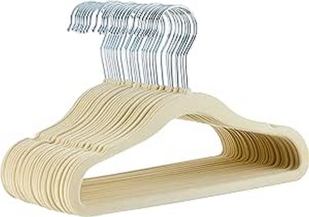 Amazon Basics Perchas de Terciopelo Antideslizante para niños y bebés, 29,46 cm, Paquete de 30, Beige