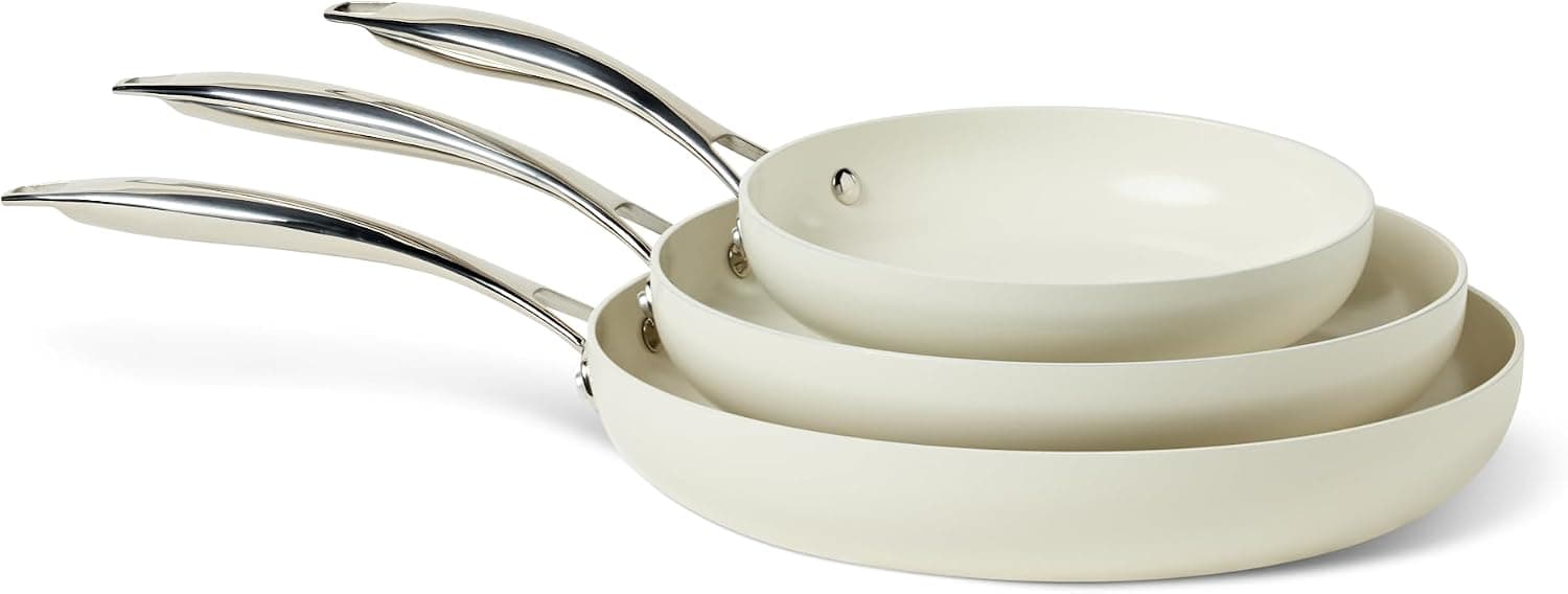 Amazon Basics Batería de Cocina Antiadherente de Cerámica, Juego de 3 Sartenes, Compatibles con Todo Tipo de Fuegos, Aptas para Lavavajillas, Marfil