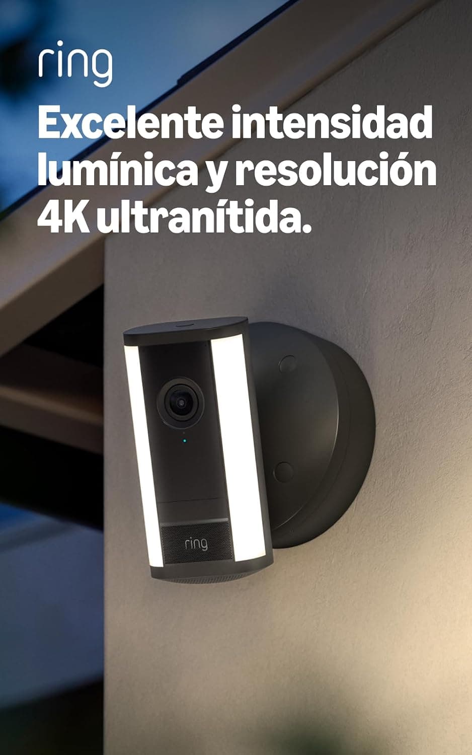Ring cámara Pro con luces cableada (Spotlight Cam Pro, última generación), Cámara de seguridad exterior, 4K, Zoom 10x, luces de 600 lúmenes, Prueba gratuita de 30 días del plan de Ring Suscripción