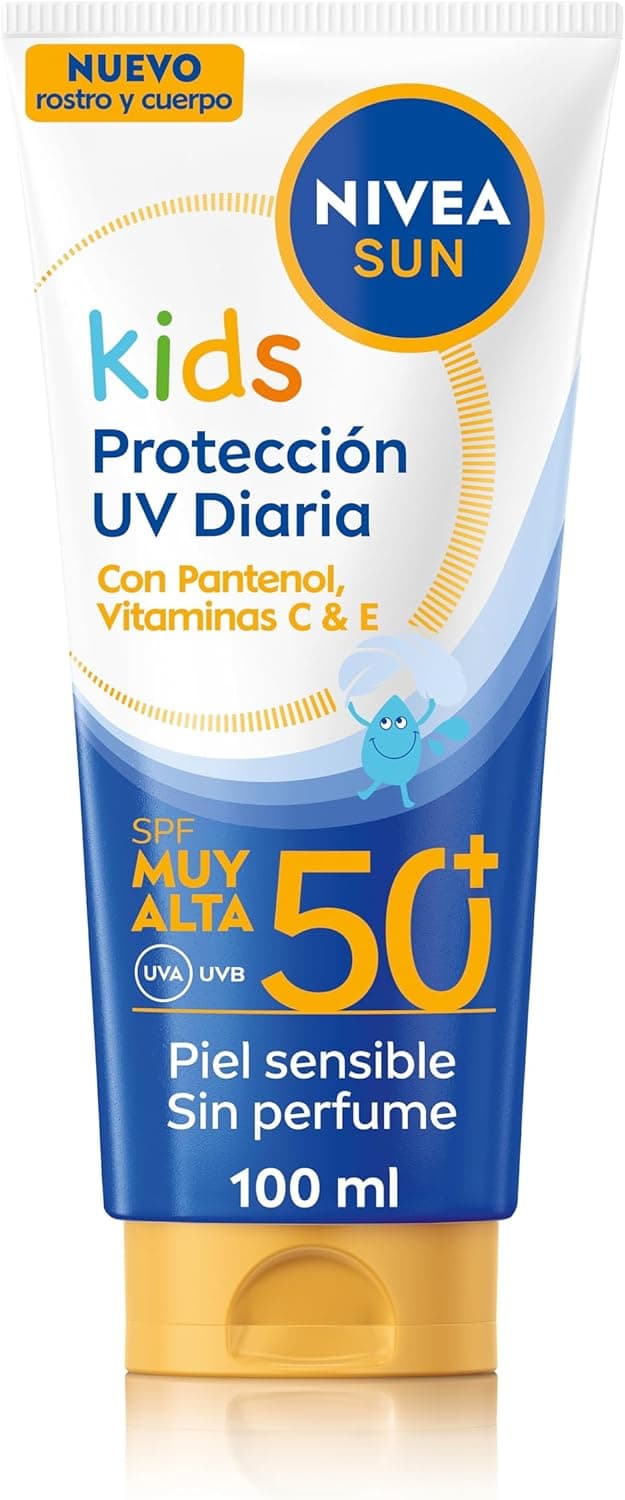 NIVEA SUN Kids Protección Solar UV Diaria SPF 50+ - Crema Solar para Niños para Rostro y Cuerpo - Extra Resistente al Agua y al Sudor - Pantenol, Vitaminas C & E - Sin Perfume - Piel Sensible - 100 ml