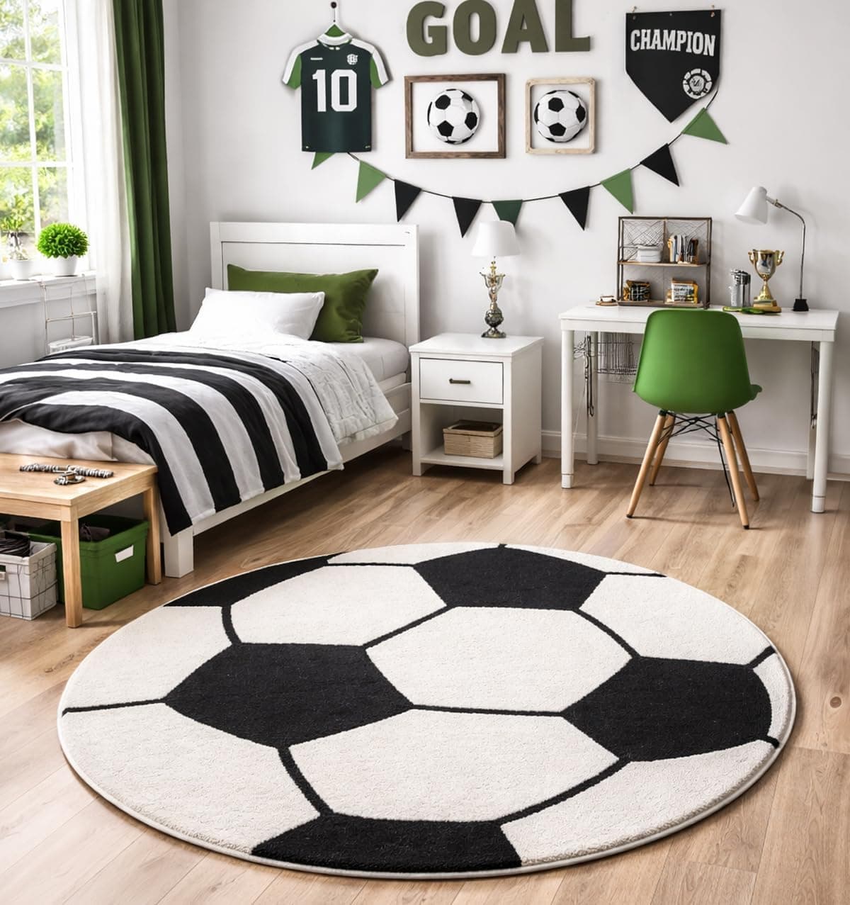 the carpet Beat Kids - Alfombra infantil suave y acogedora, fácil de limpiar, no destiñe, diseño de fútbol, color negro y crema, 80 cm, redonda