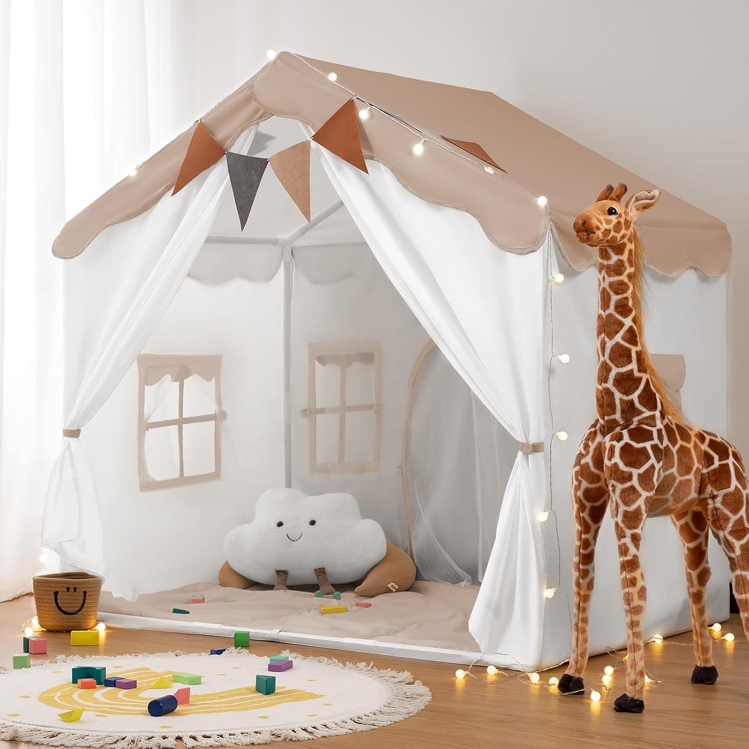 besrey Tienda de Campaña Infantil 2 en1 con Alfombra Acolchada, Luces y Banderas, Casita Infantil Tela de Juegos con 2 Puertas y 4 Ventanas, Cabañas para Niños (Marrón Claro)