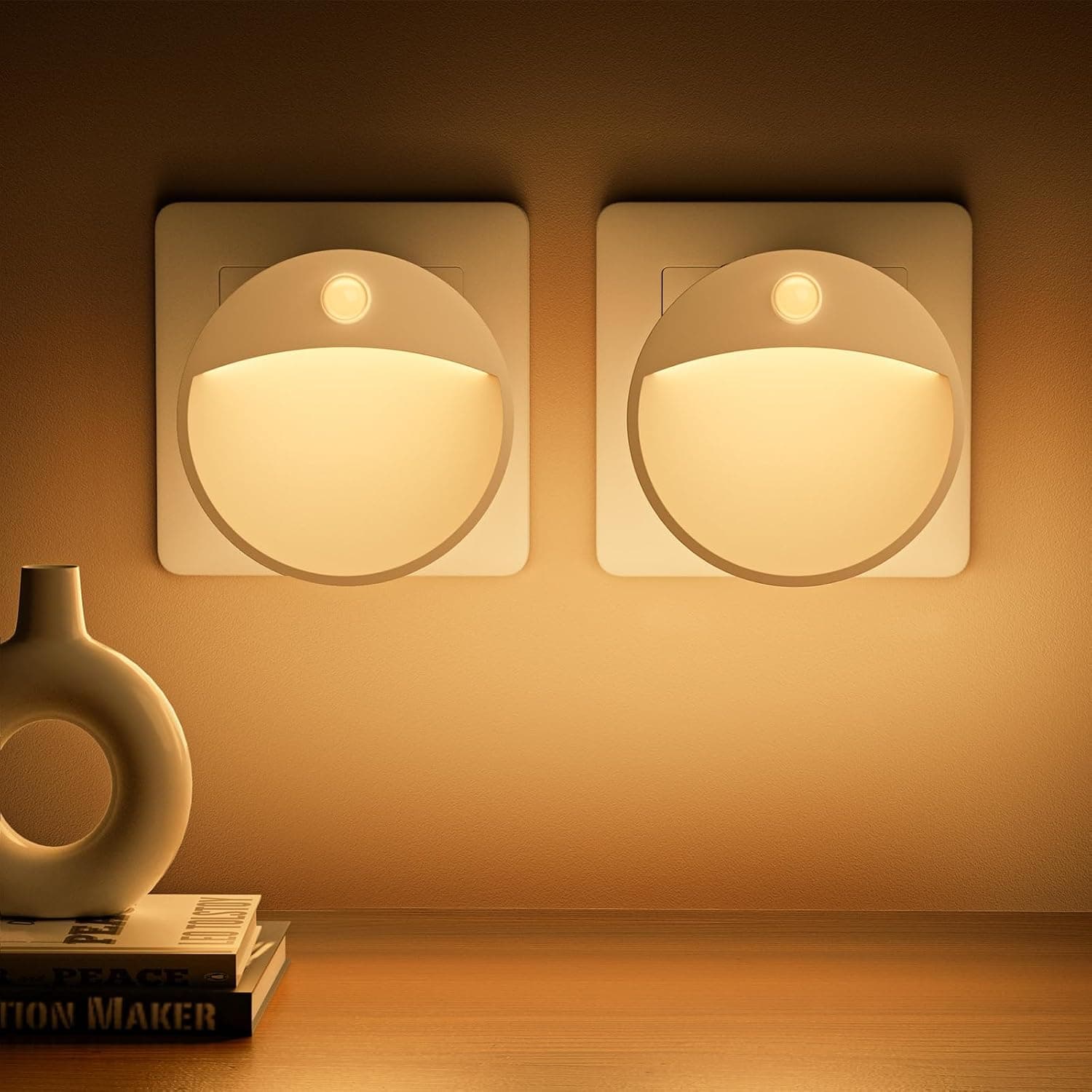 Luz Nocturna Luz con Sensor de Movimiento y Crepuscular, LED Enchufable, Brillo Regulable - 2 Unidades, Ideal para Dormitorio, Habitación Infantil, Bebé, Baño, Pasillo y Escaleras