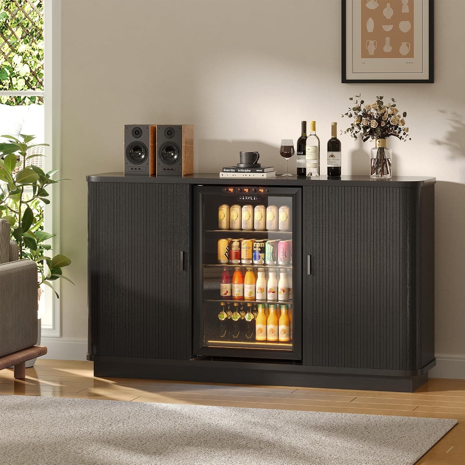 Mueble Bar de café con Puerta Enrollable de 130 cm de Largo con Espacio para refrigerador, aparador Retro Multifuncional con estación de Carga, botellero extraíble y estantes Ajustables.
