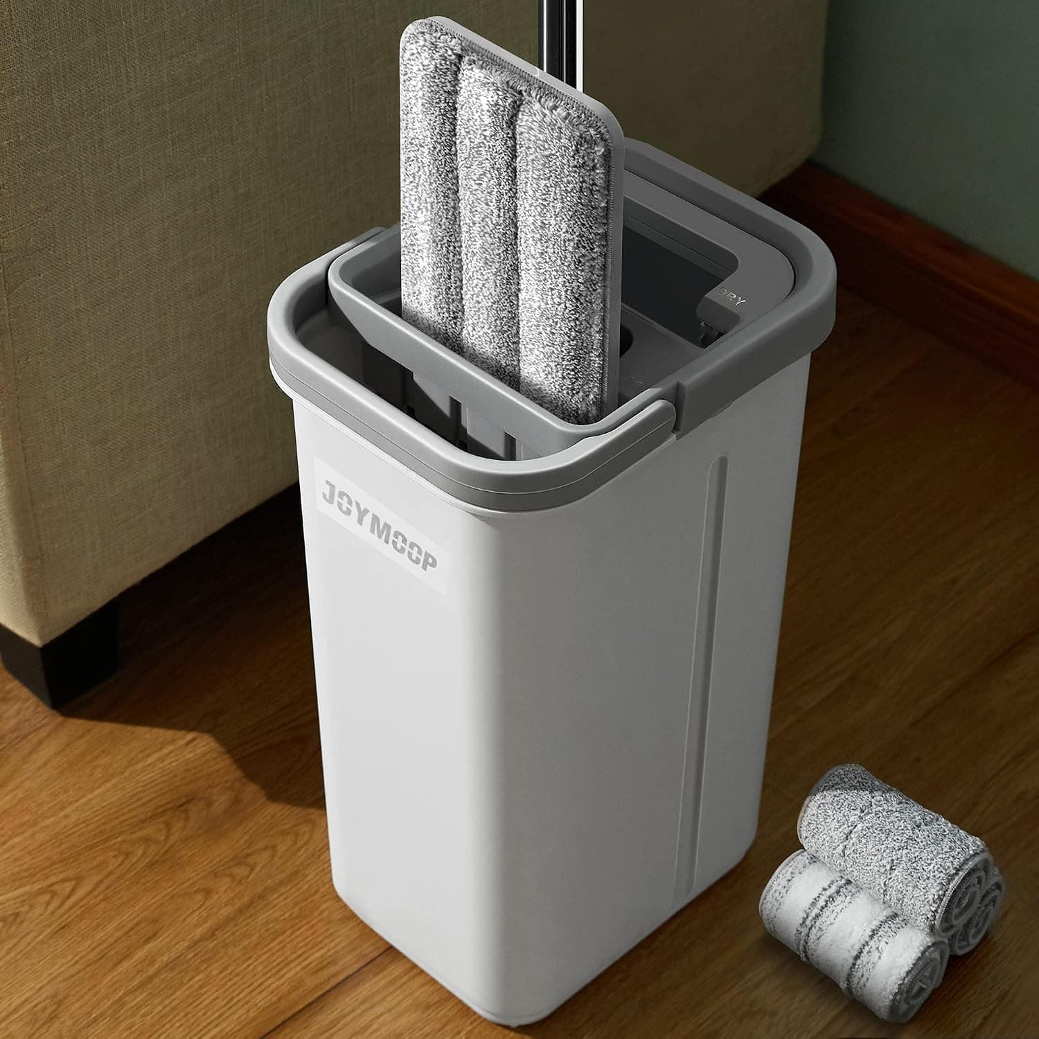 JOYMOOP Juego de fregona y Cubo con escurridor, fregona Plana Manos Libres y Cubo, con 3 Almohadillas de Microfibra Lavables, Uso en húmedo y seco, Sistema de Limpieza de Suelos